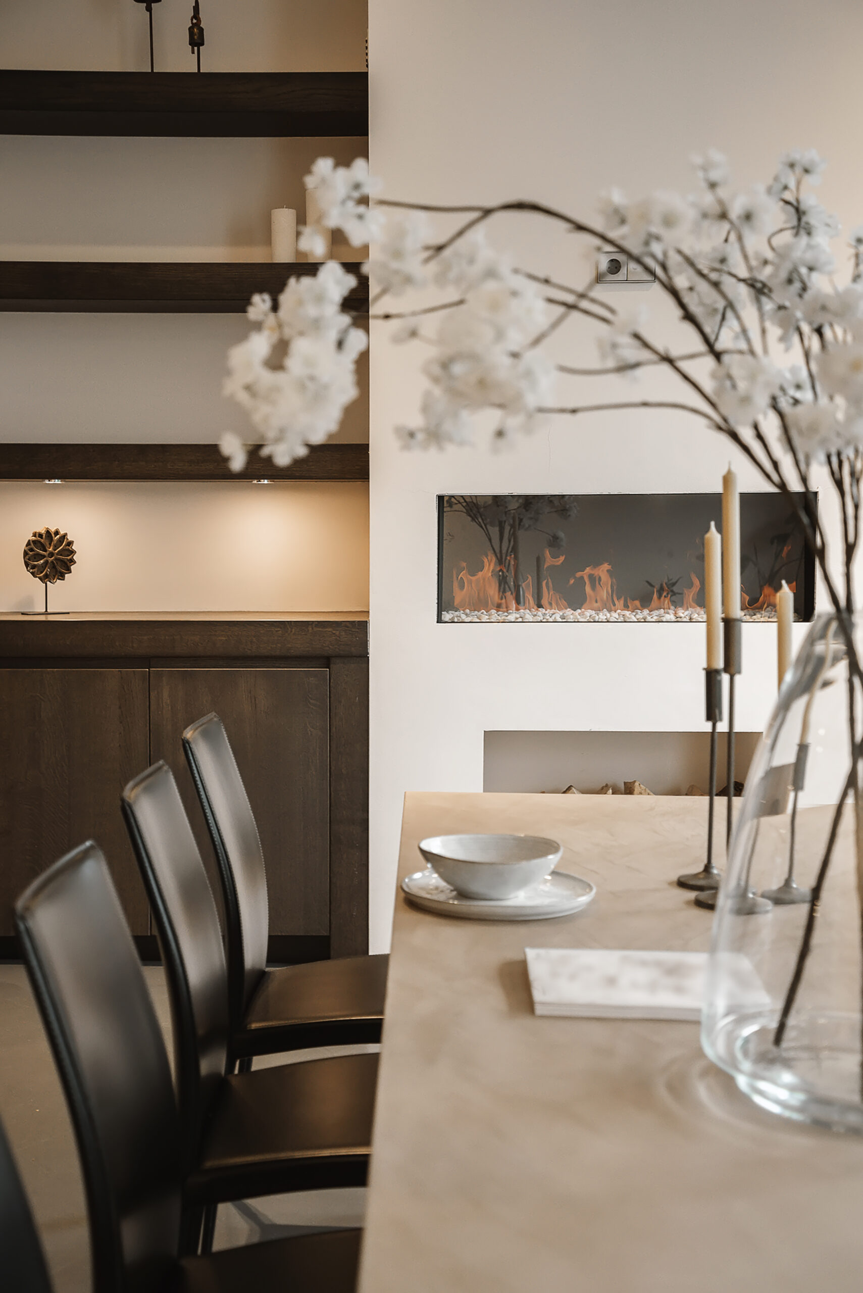 Small Apartment Interior Design Tips to Maximize Space and Style